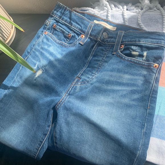 Levi’s Wedgie Skinny Jeans - Picture 1 of 8